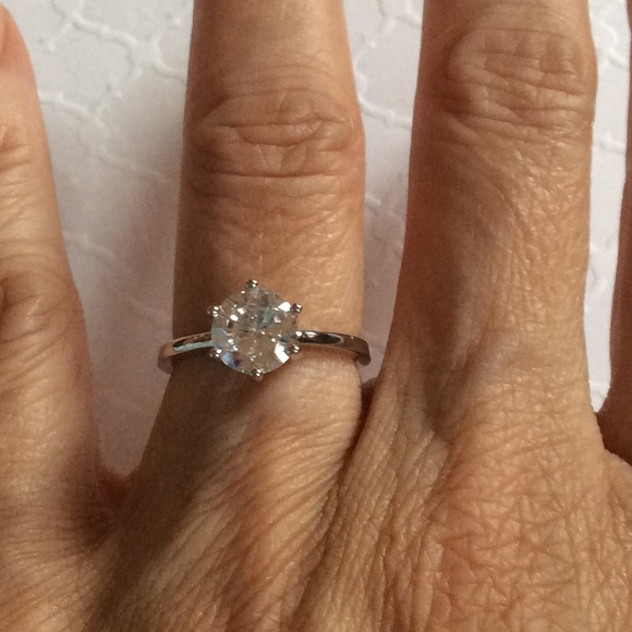 Solitaire 1.5ct  Diamond Ring - Picture 5 of 9